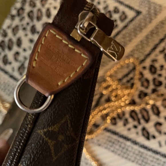 SOLD Authentic Louis Vuitton Pochette Accessories - Picture 9 of 15